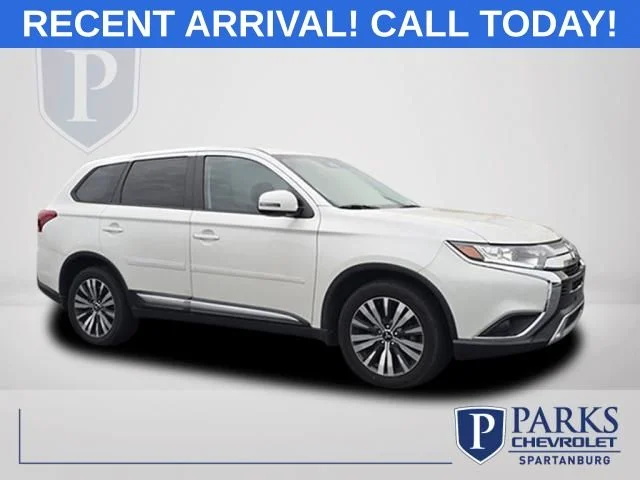 2020 Mitsubishi Outlander SE FWD's photo