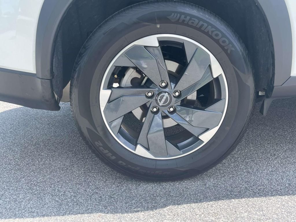 2025 Nissan Rogue SV - Photo 8