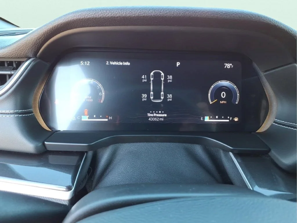Used 2023 Gray Jeep Altitude image 23