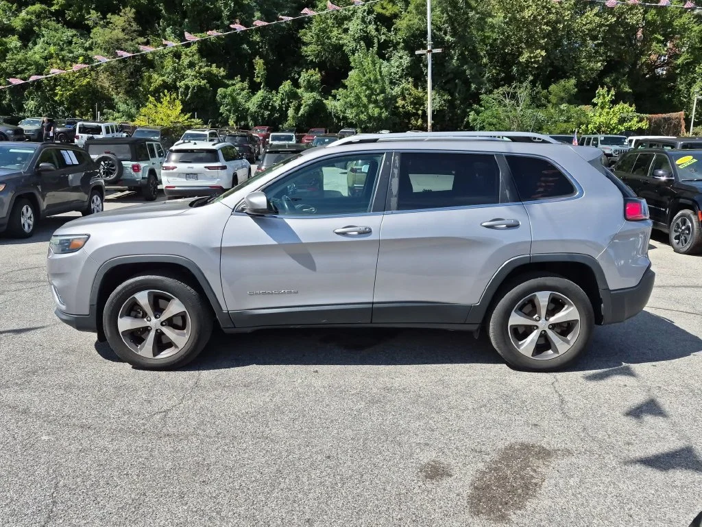 Used 2020 Silver Jeep Limited image 10