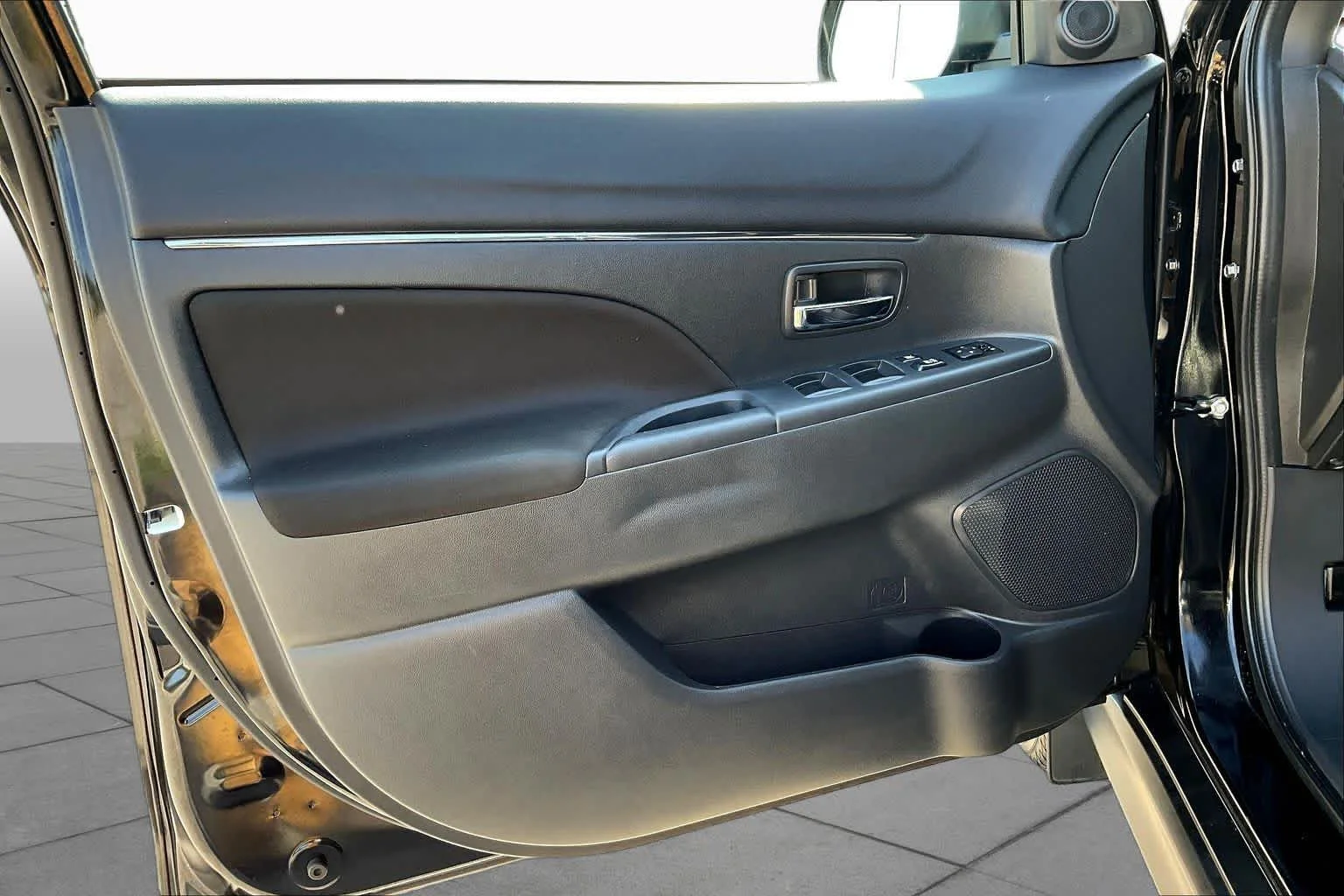 Used 2024 Labrador Black Pearl Mitsubishi Trail Edition image 21