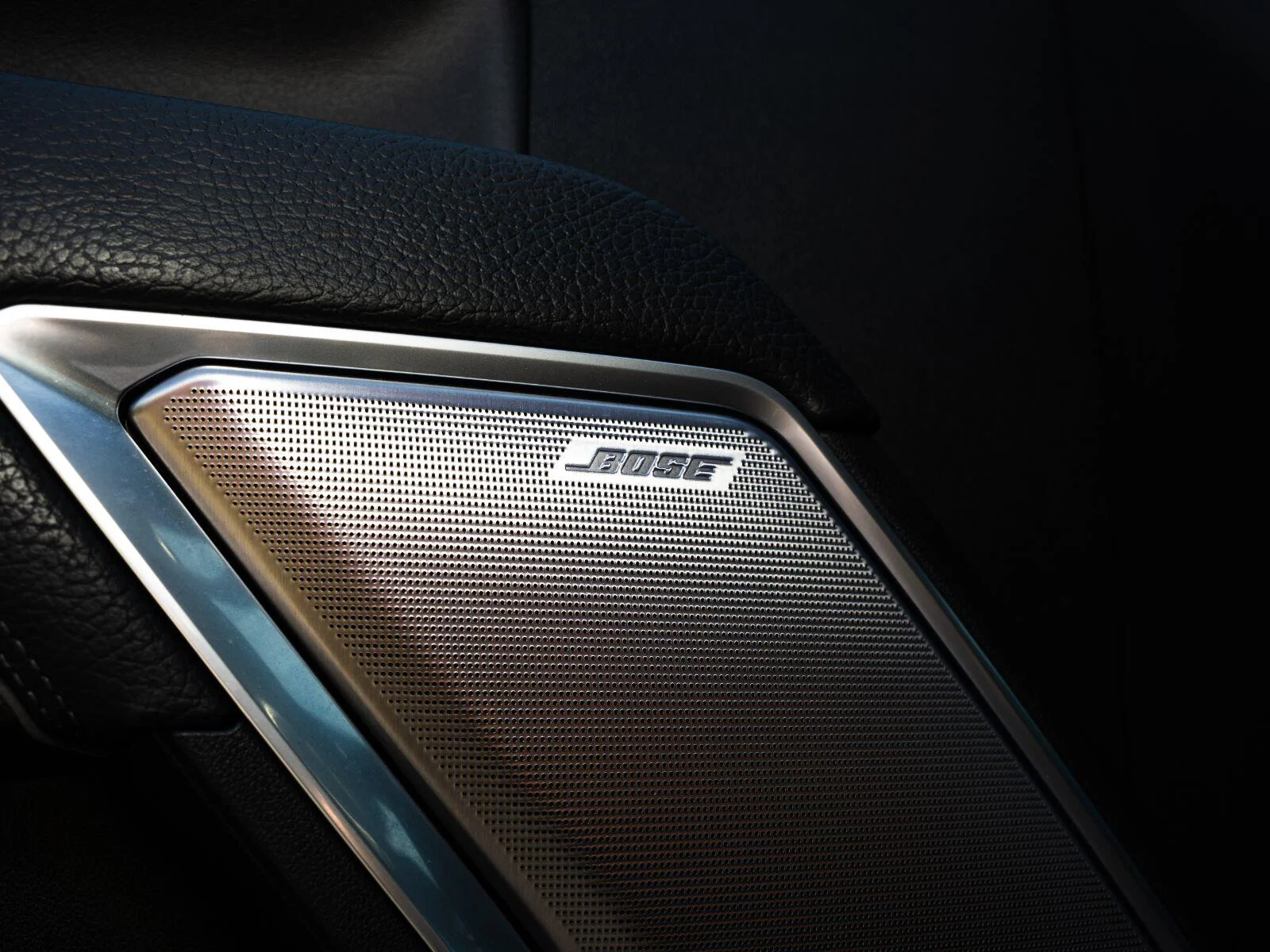 Used 2025 Onyx Black GMC Denali image 25