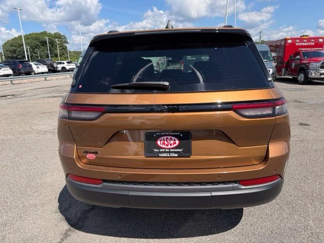 New 2027 Brown Jeep Limited image 4
