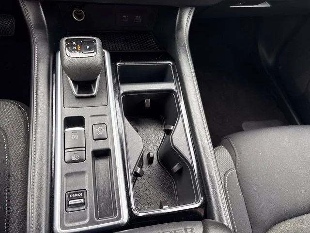 Used 2025 Silver Nissan SV image 18