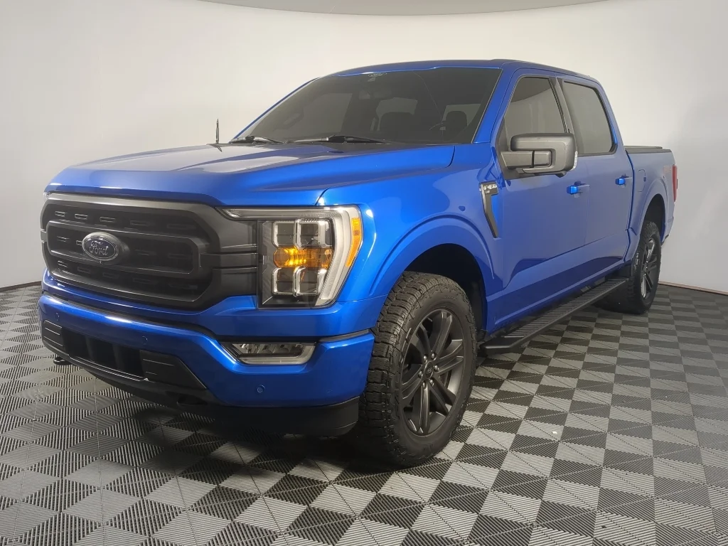 Used 2021 Velocity Blue Metallic Ford XLT image 4