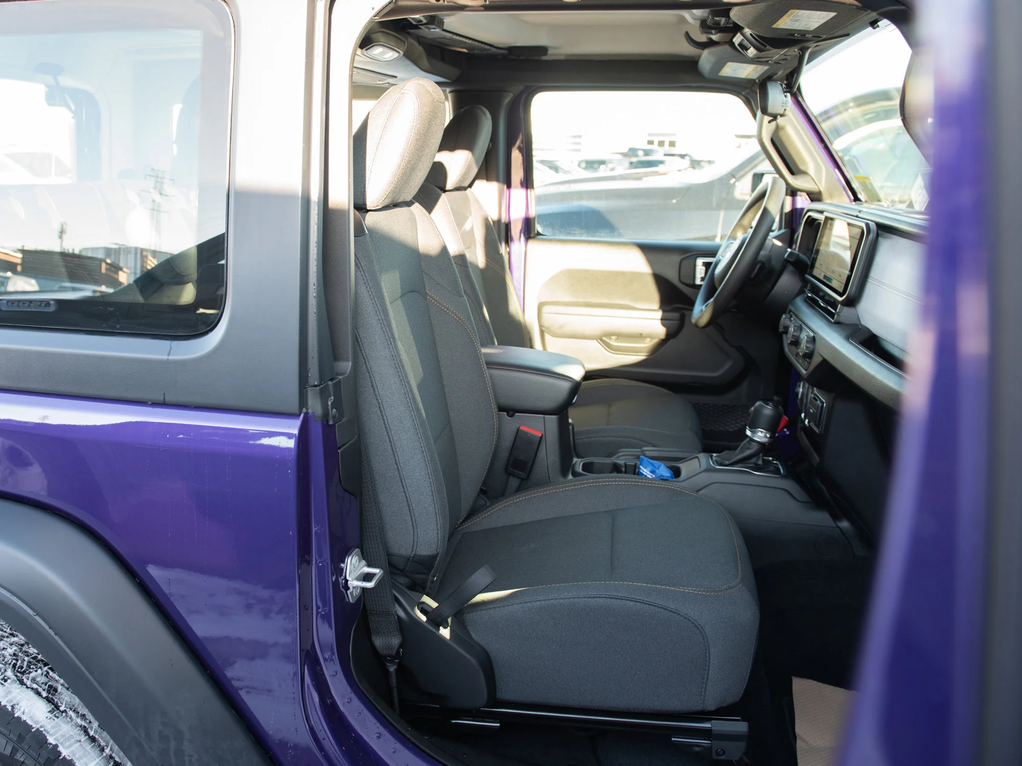 New 2026 reign Jeep Sport* image 17