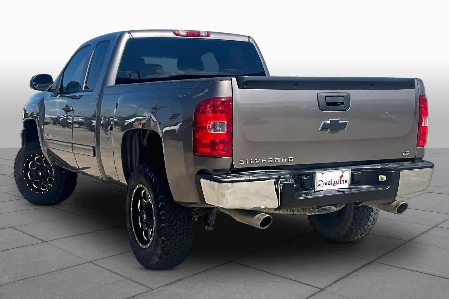 Used 2012 MOCHA STEEL METALLIC Chevrolet LS image 11