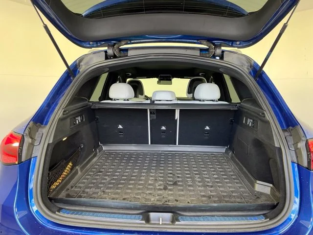 Used 2023 Blue Mercedes-Benz GLC 300 image 39