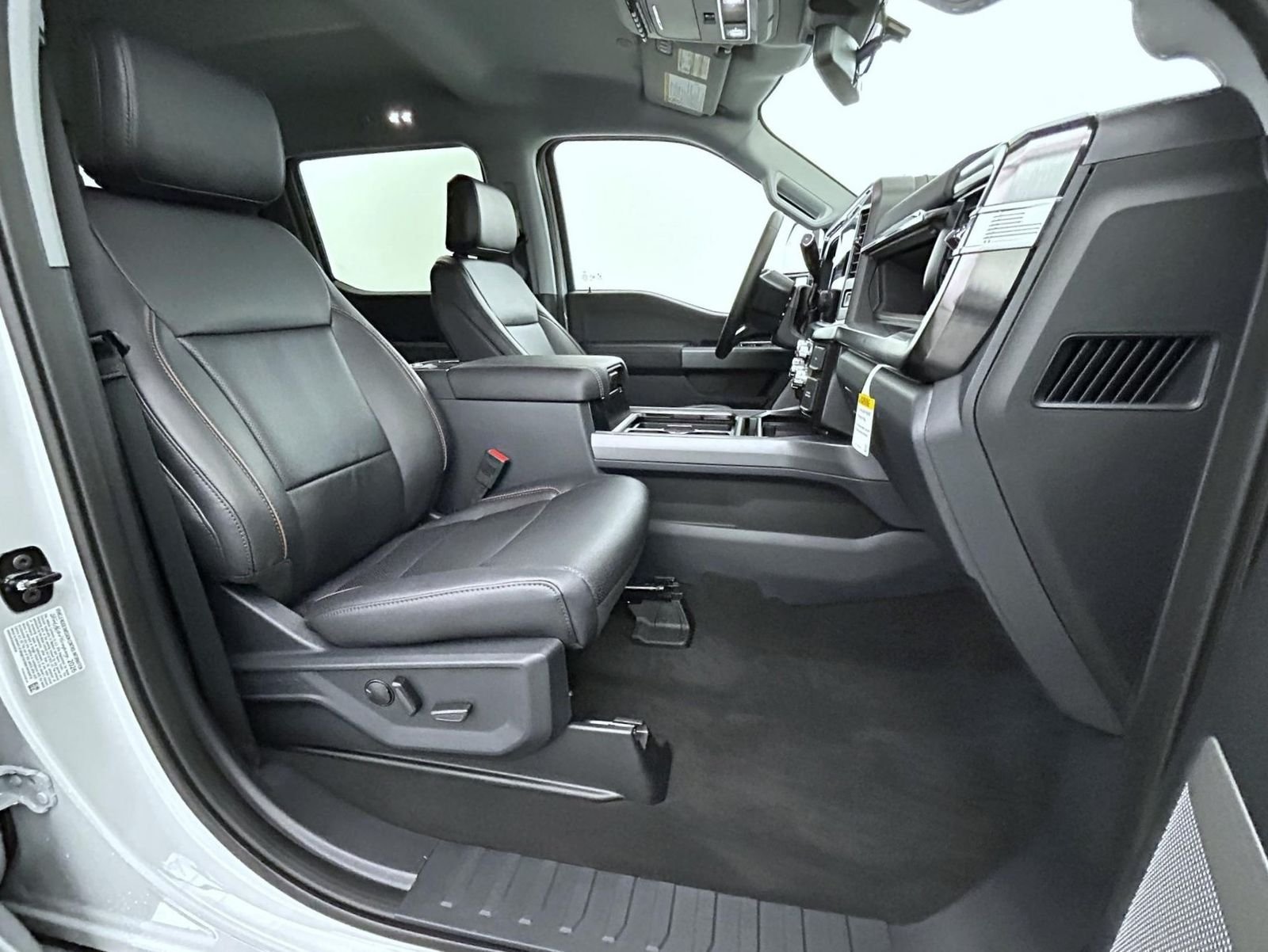 New 2026 Avalanche Ford Lariat image 15