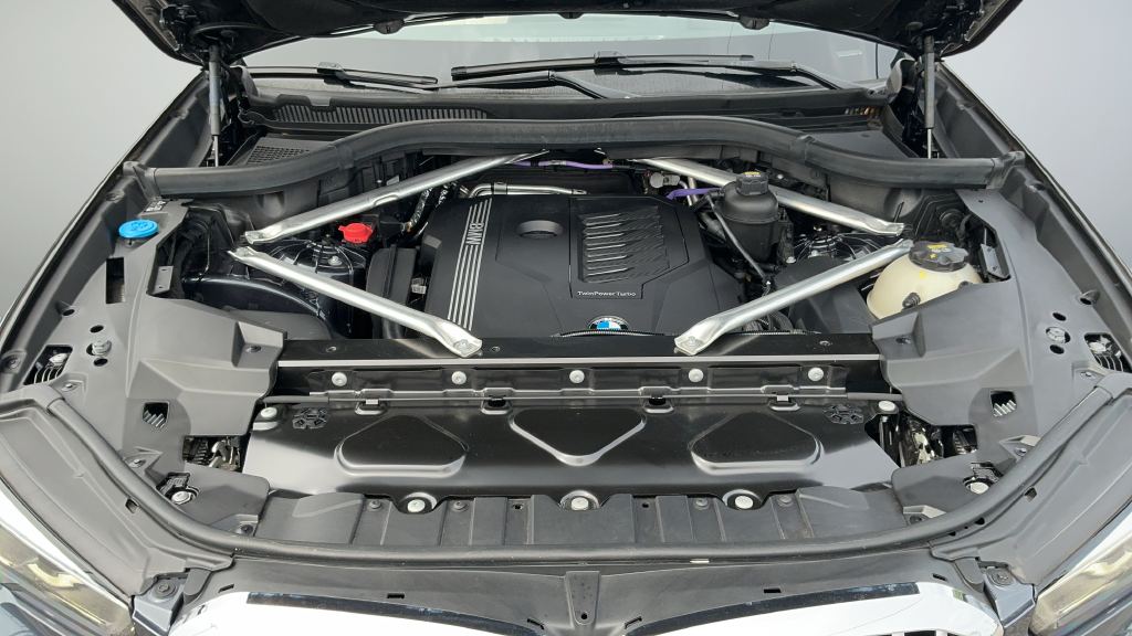 Used 2022 Gray BMW sDrive40i image 21
