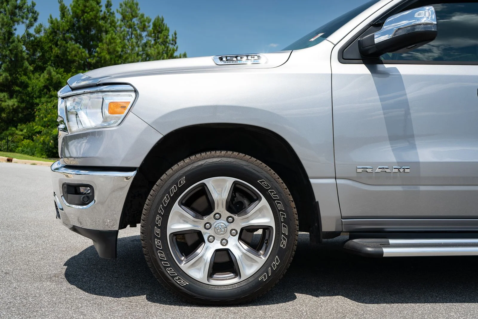 Used 2024 Silver Ram Laramie image 4