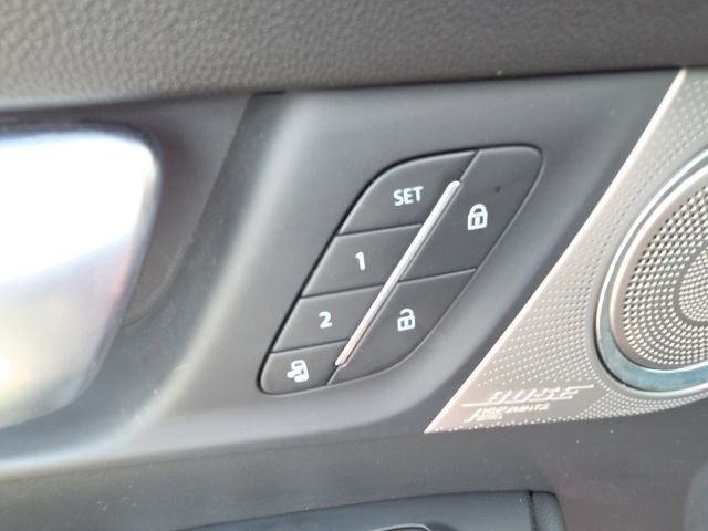 Used 2025 Red Buick Avenir image 25