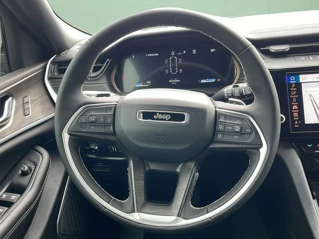 New 2026 White/off-white Jeep Limited image 29