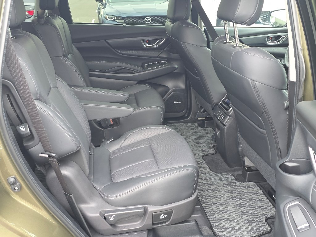 Used 2025 Autumn Green Metallic Subaru Limited image 24