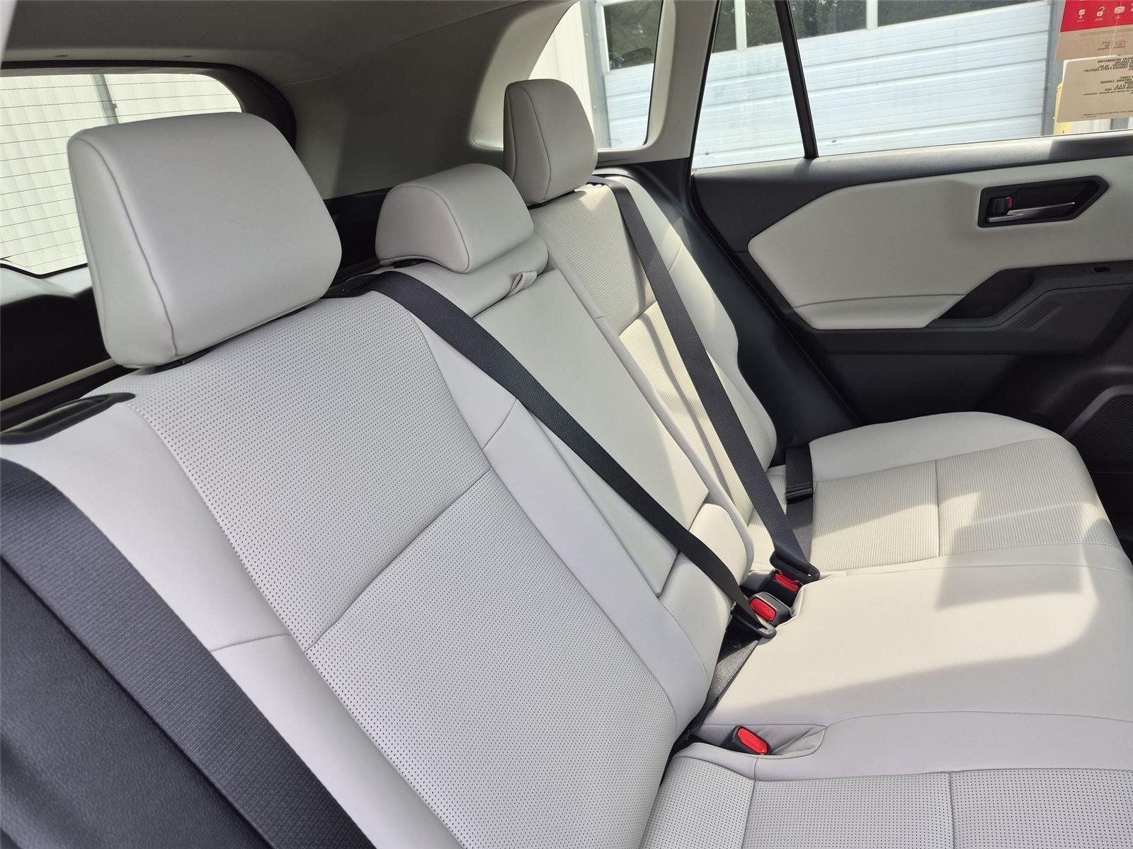 New 2026 Ice Cap Toyota XLE Premium image 34