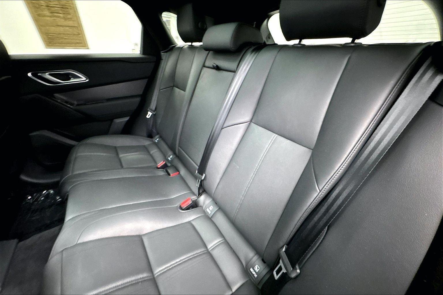 New 2026 Santorini Black Metallic Land Rover S image 10