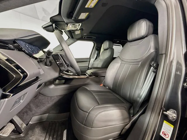 New 2026 Carpathian Gray Premium Metallic Land Rover Dynamic SE image 11