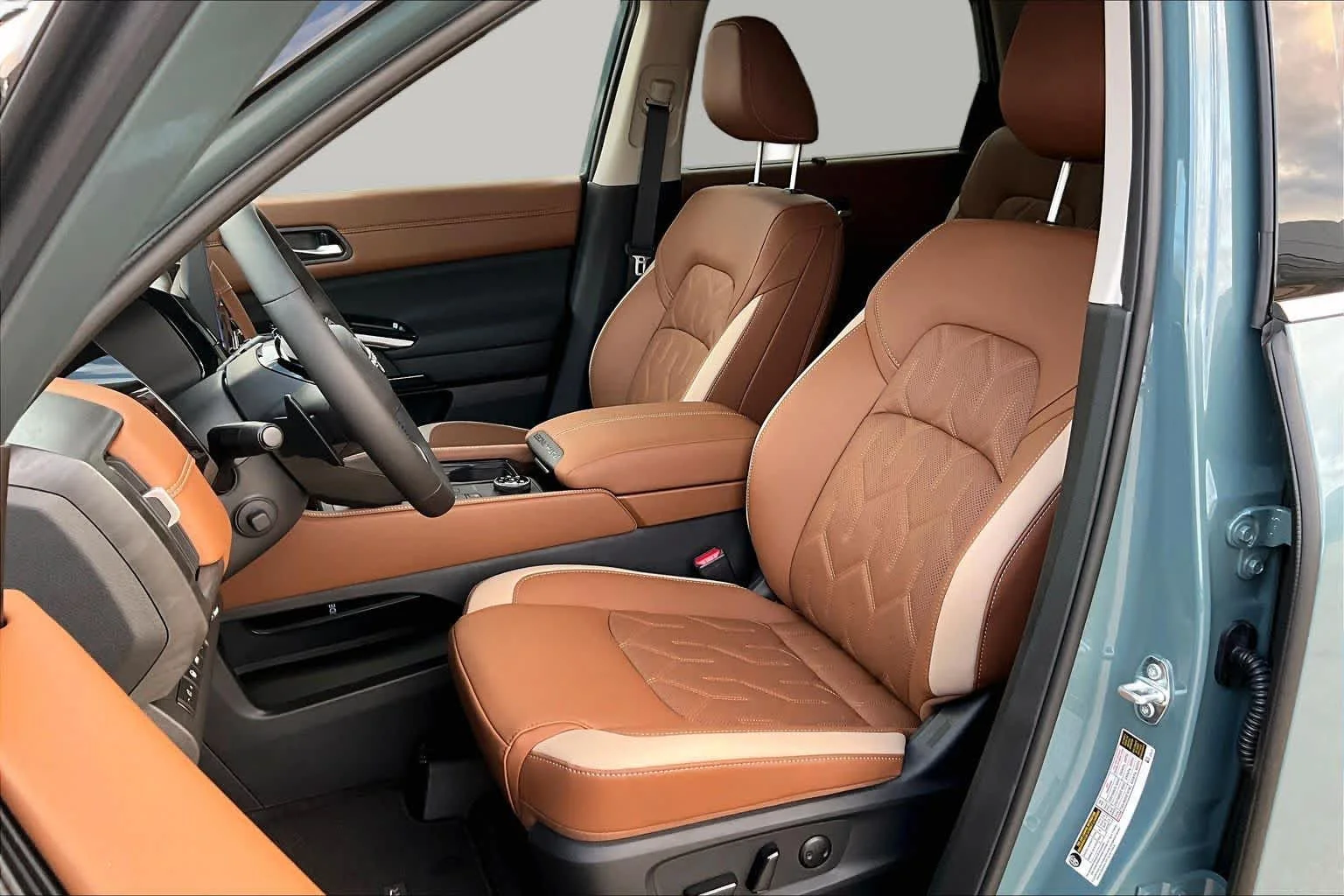 New 2026 Baltic Teal Pearl / Super Black Two-tone Nissan Platinum image 9