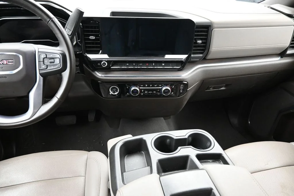 2024 GMC Sierra 1500 SLT - Photo 6