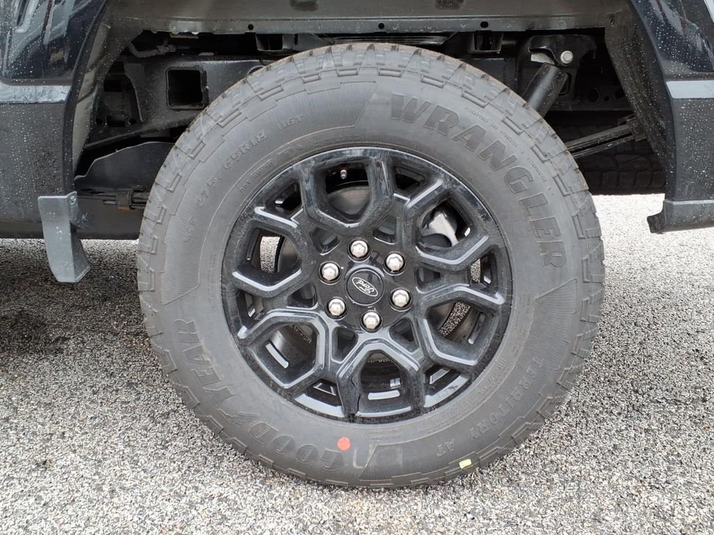 New 2026 Agate Black Metallic Ford XLT image 9