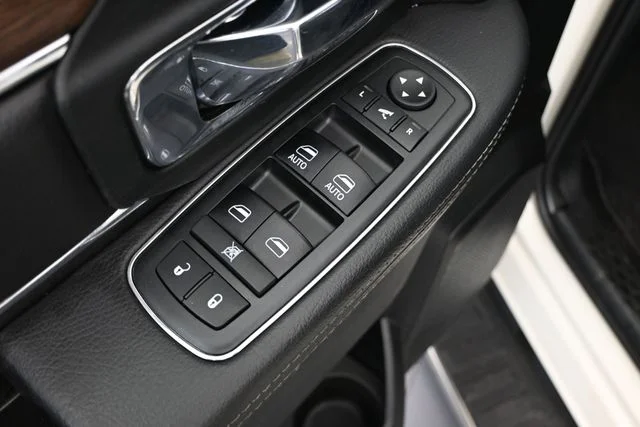 Used 2018 White Ram Laramie image 20