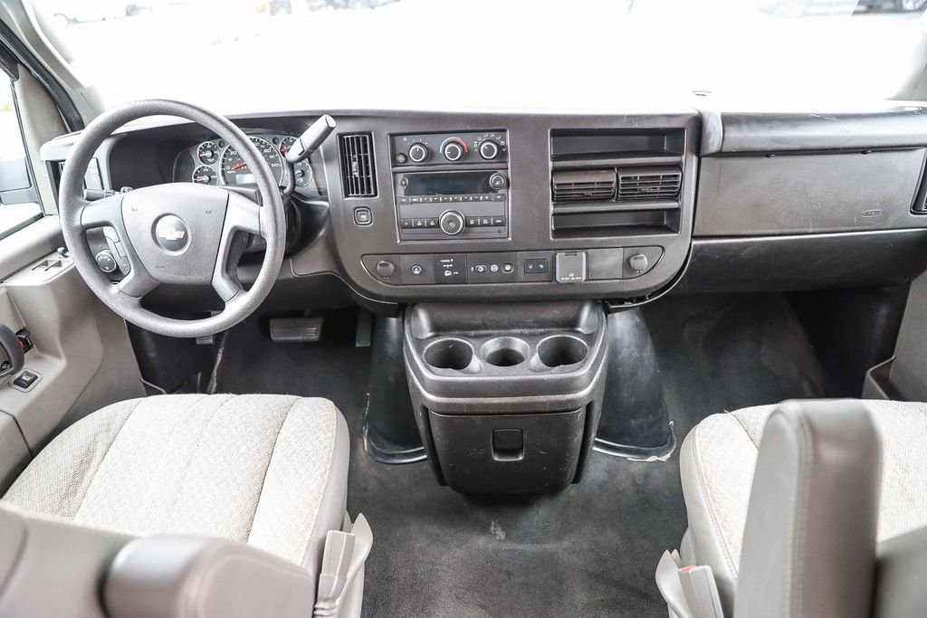 2024 Chevrolet Express Passenger LT - Photo 14