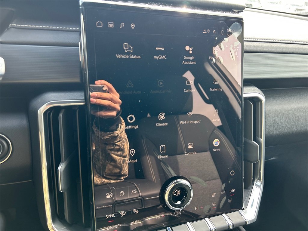 2026 GMC ACADIA - Image 21