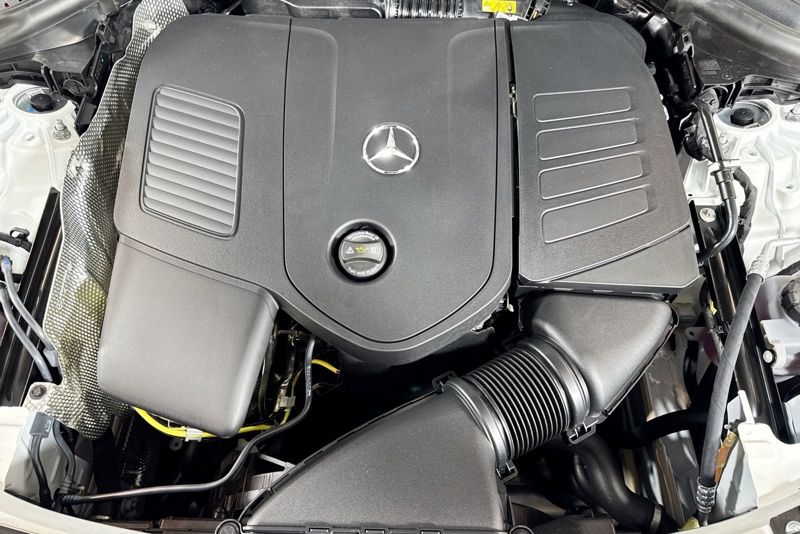 New 2026 Polar White Mercedes-Benz GLC 300 image 28