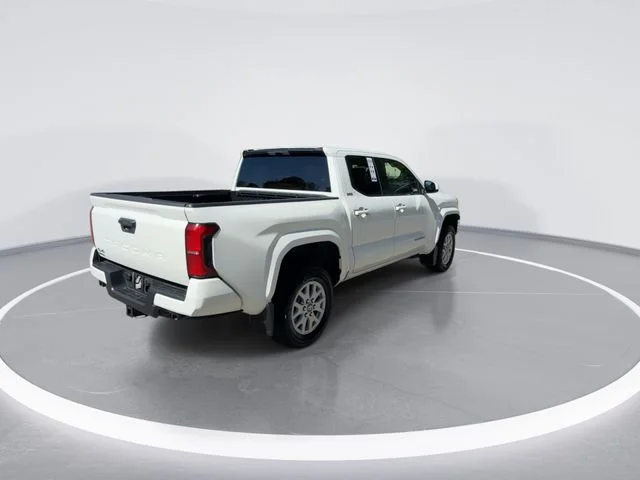 Used 2025 White Toyota SR5 image 8