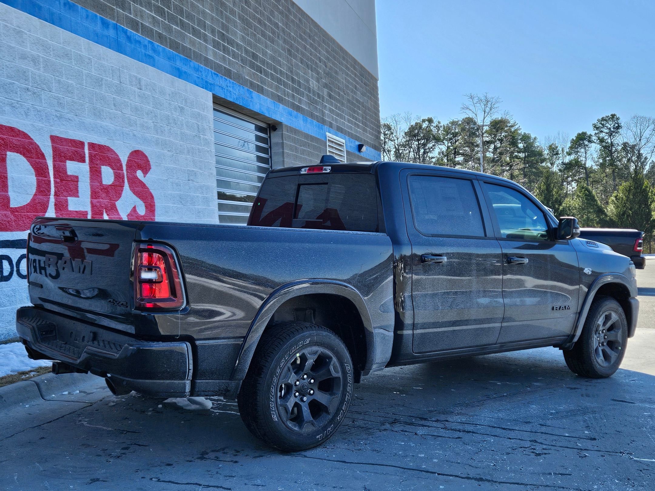 New 2026 Diamond Black Crystal Pearl-Coat Exterior Paint RAM Big Horn image 7