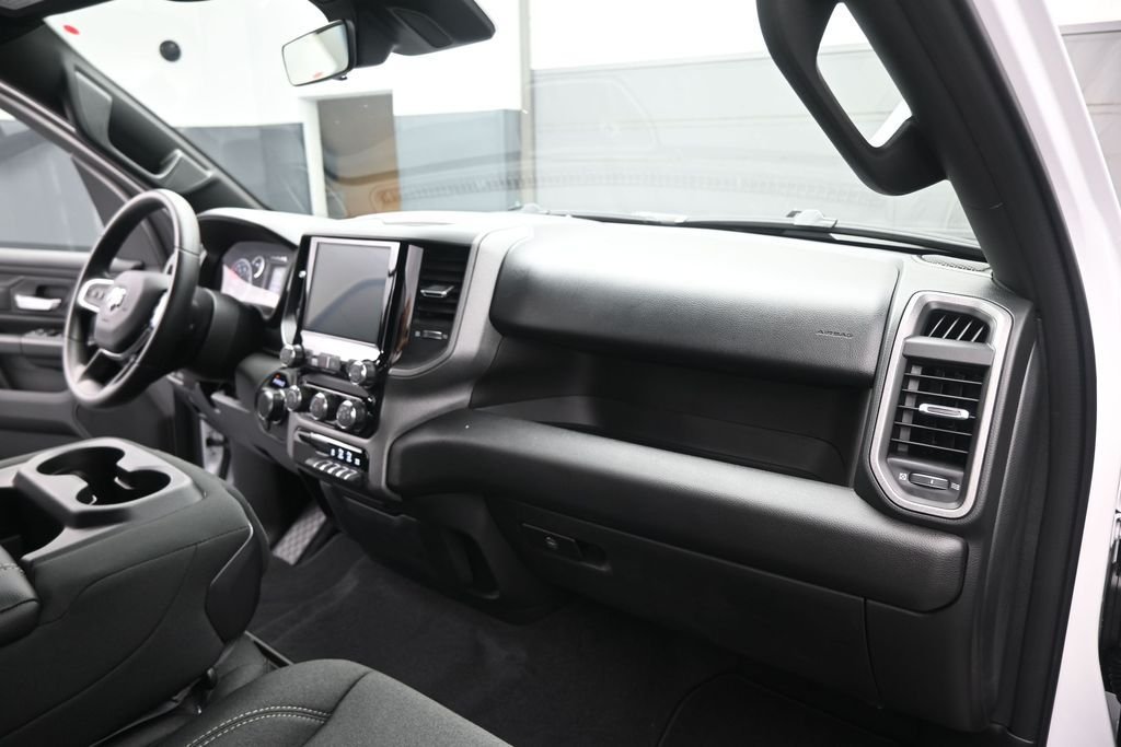 New 2026 Bright White Clearcoat RAM Tradesman image 24