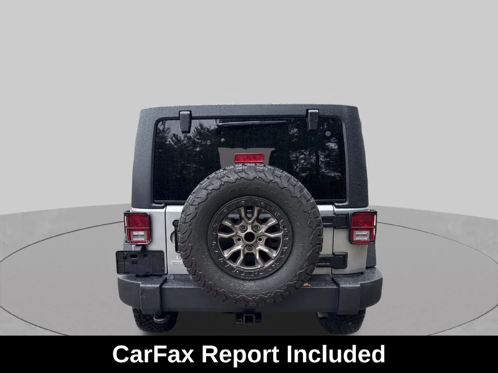 Used 2018 Silver Jeep Unlimited Sport image 4
