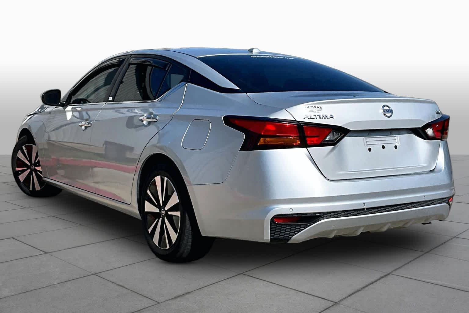 Used 2021 Brilliant Silver Metallic Nissan 2.5 SV image 12
