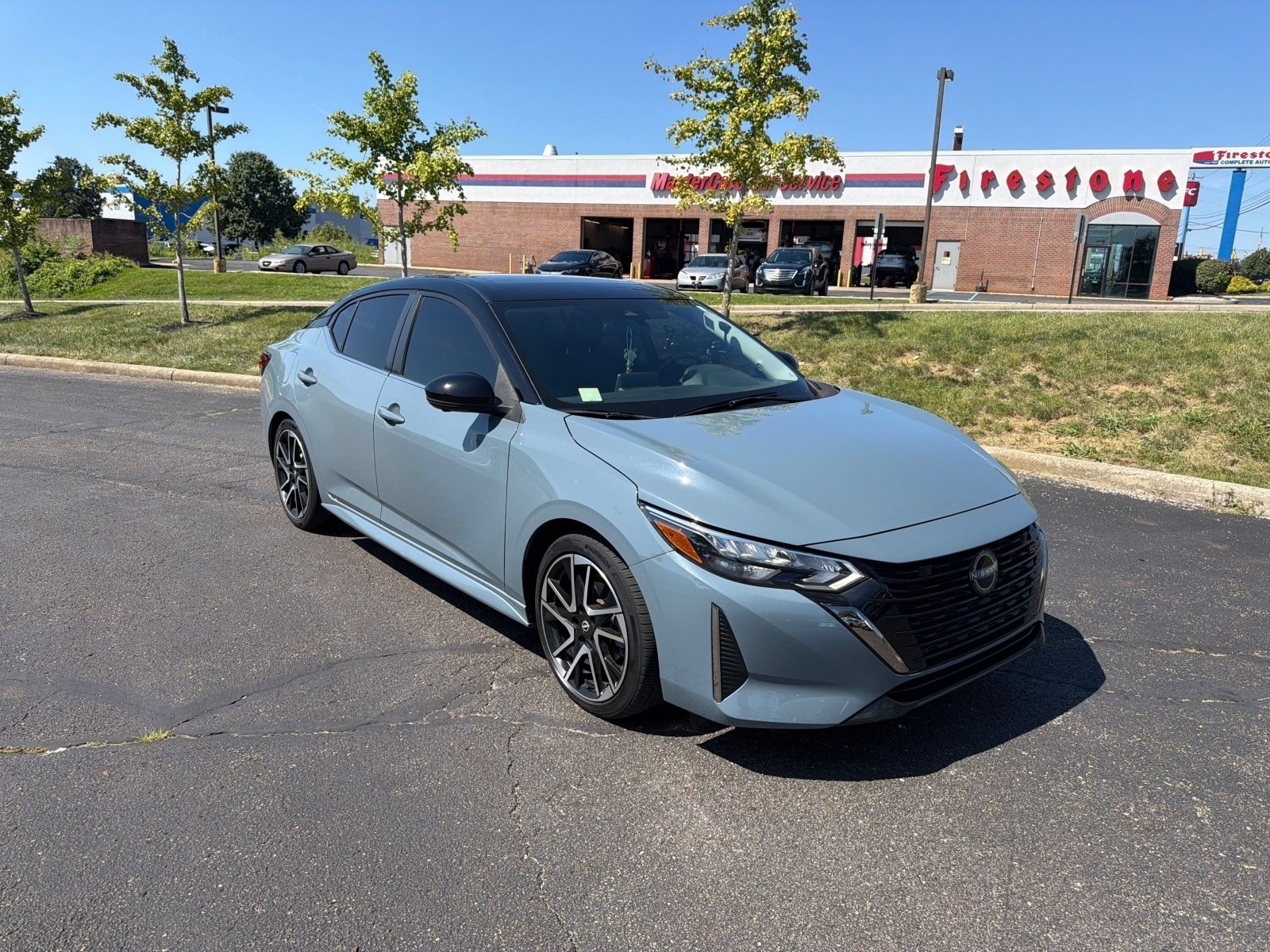 Used 2024 Atlantic Gray Metallic/Super Black Nissan SR image 23