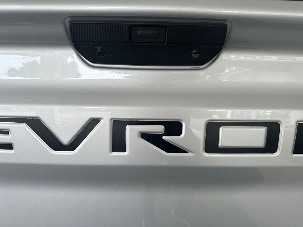 Used 2020 Silver Chevrolet RST image 32