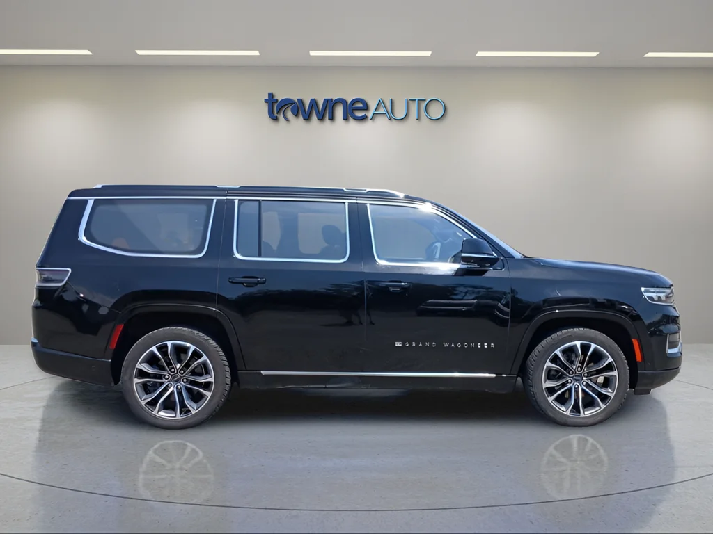 Used 2022 Black Jeep Series III image 6