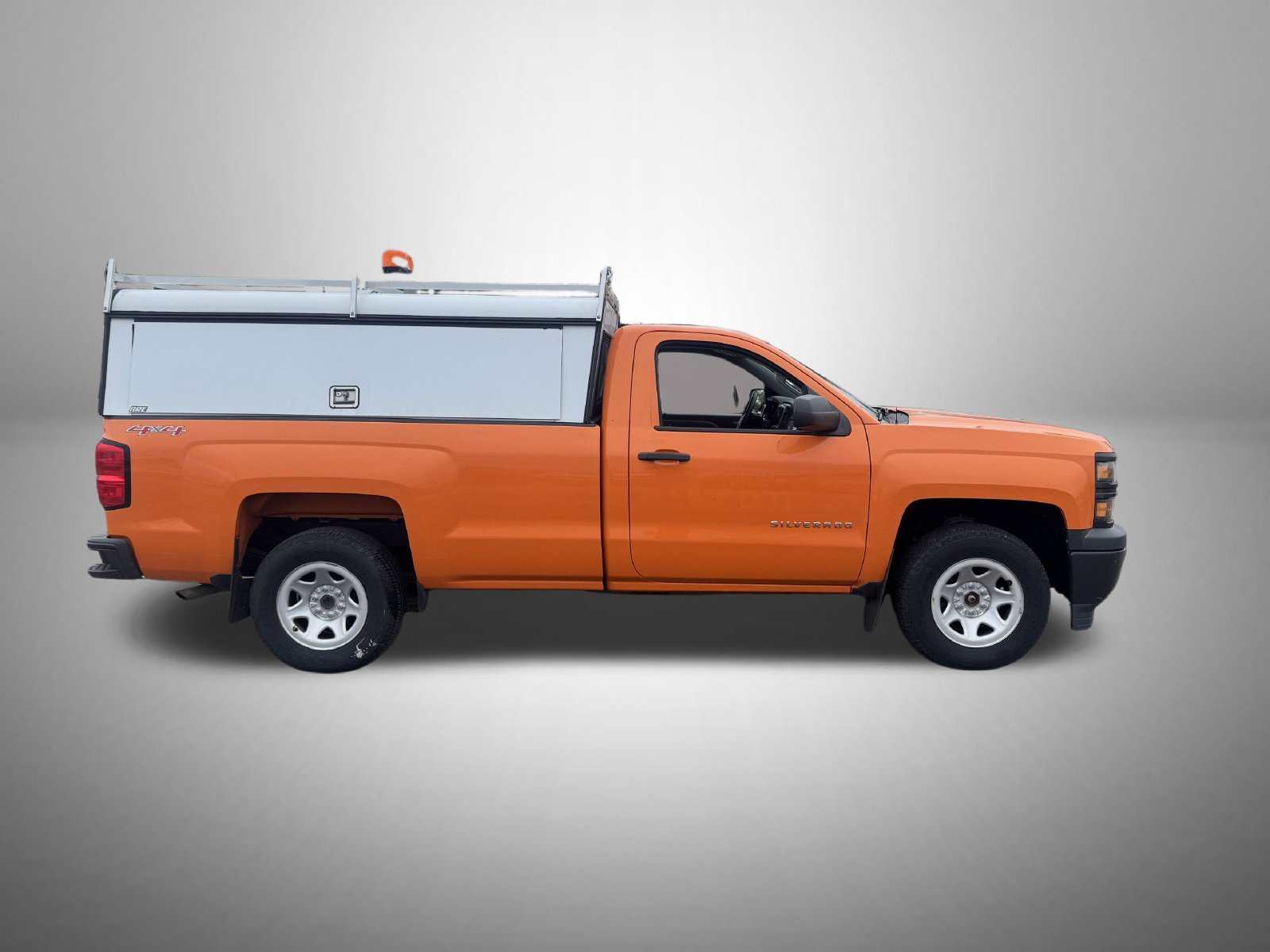 Used 2015  Chevrolet WT image 1