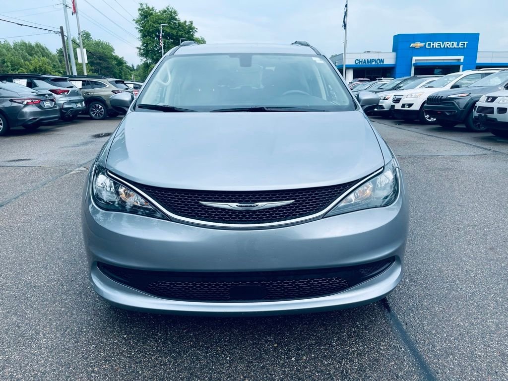 Used 2021 Silver Chrysler LXI image 10