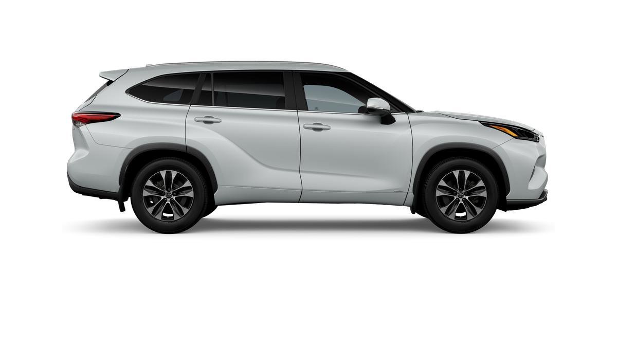 New 2026 Wind Chill Pearl Toyota Hybrid XLE image 34