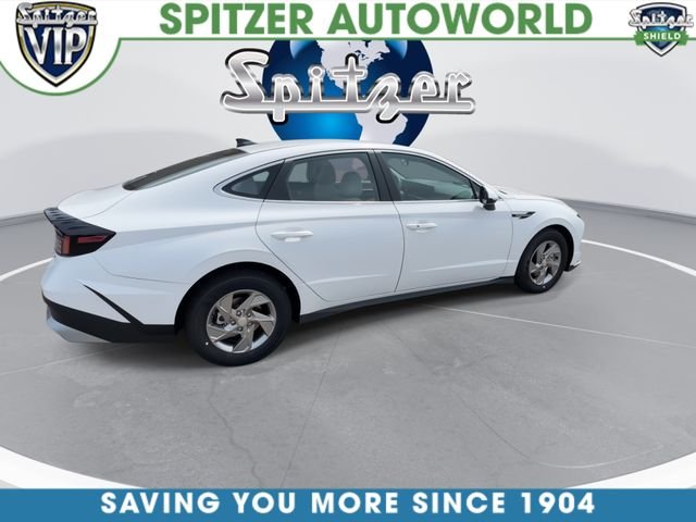 New 2026 White Hyundai SE image 35