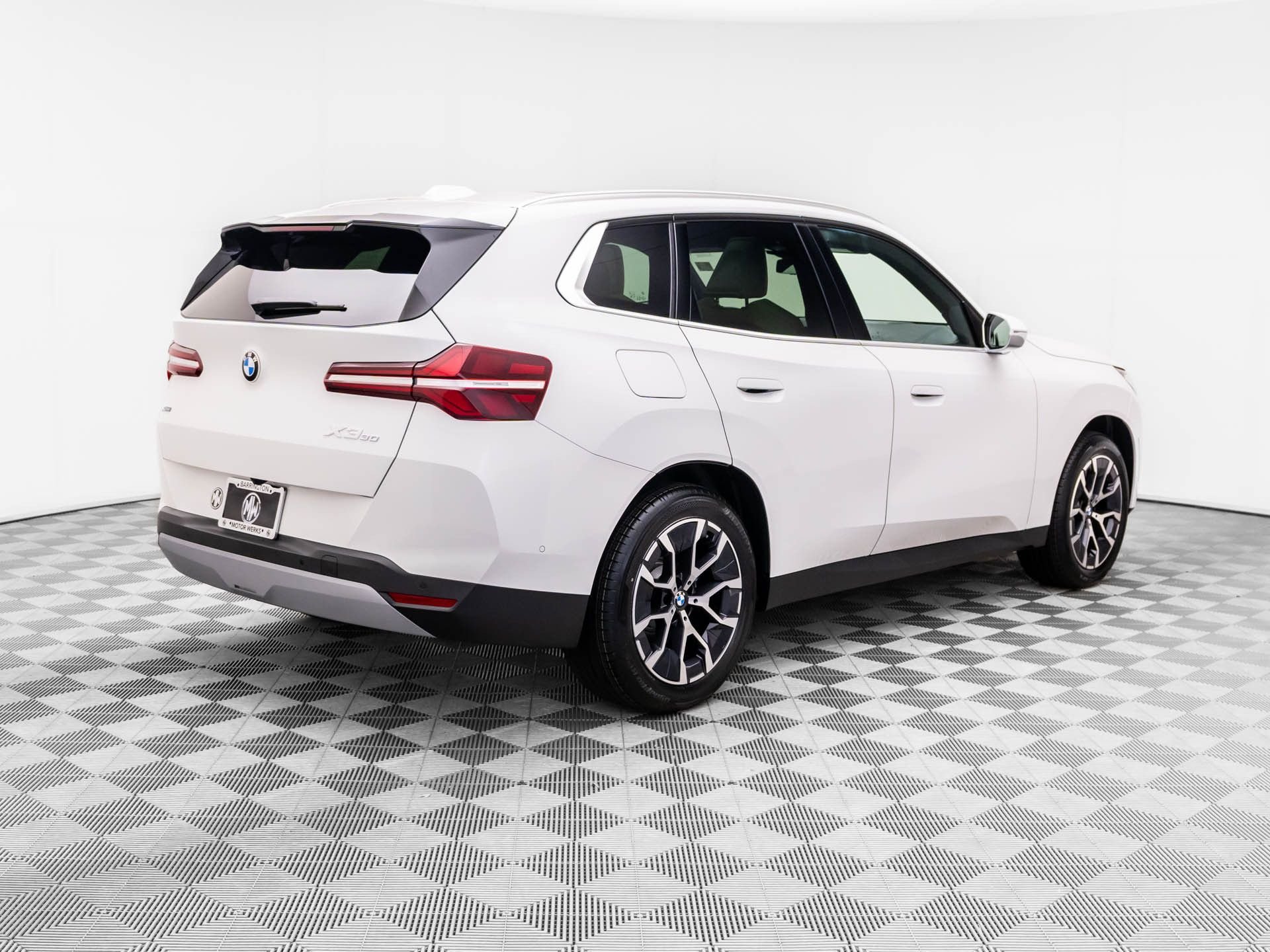 New 2026 Alpine White BMW 30 xDrive image 5