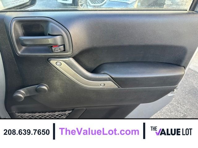 Used 2015 Silver Jeep Unlimited Sport image 12