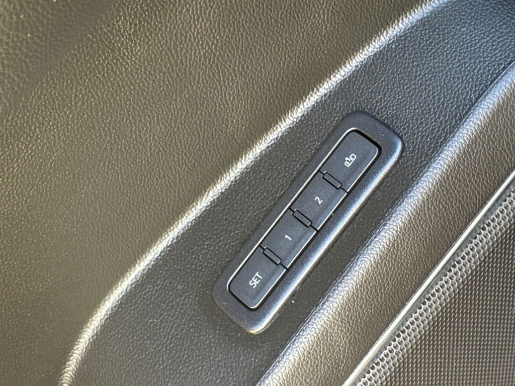 Used 2019 Black GMC Denali image 23