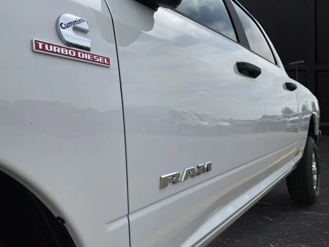 New 2025 Bright White Clearcoat RAM Big Horn image 39