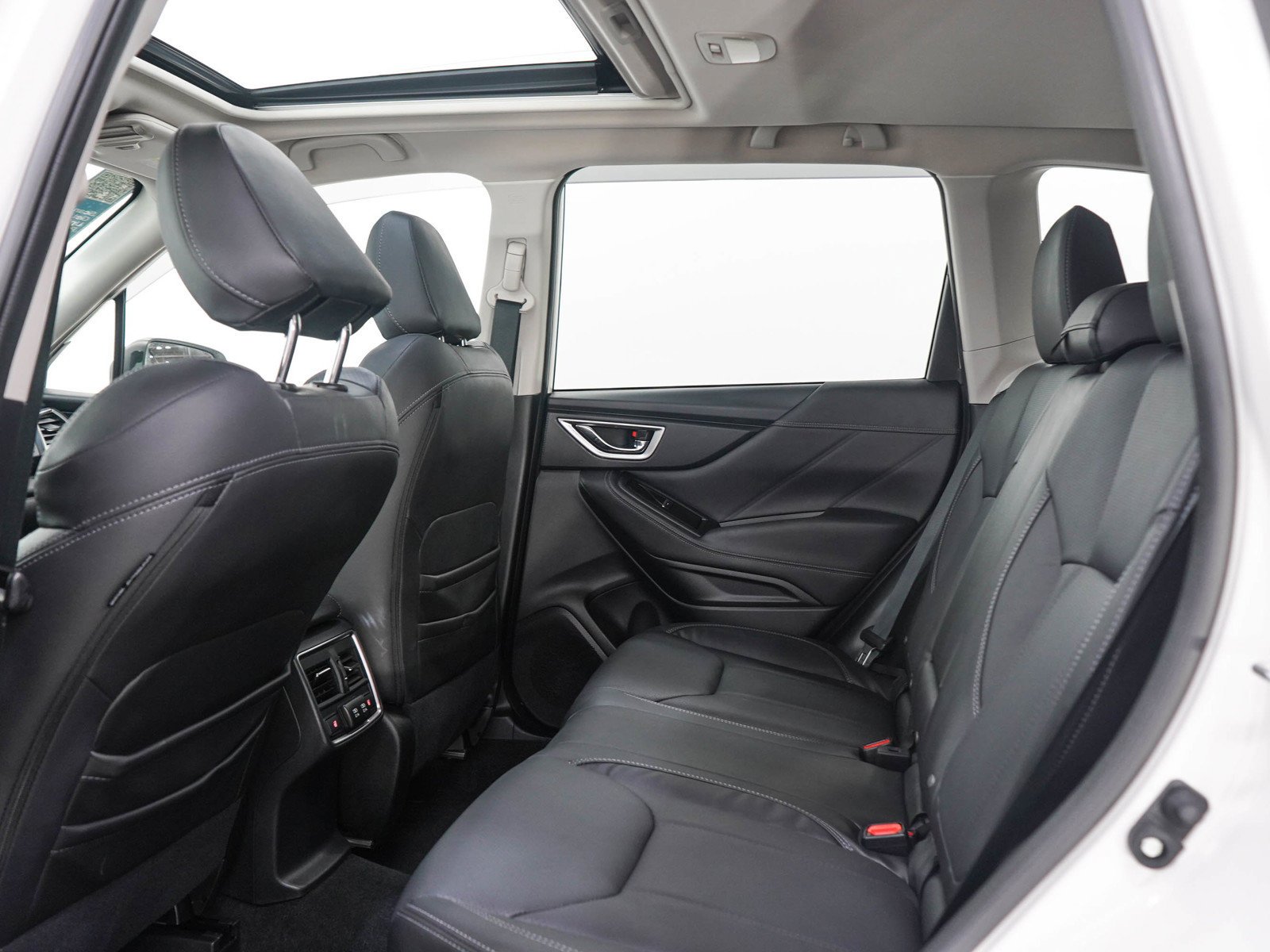 Used 2024 Crystal White Pearl Subaru Touring image 15