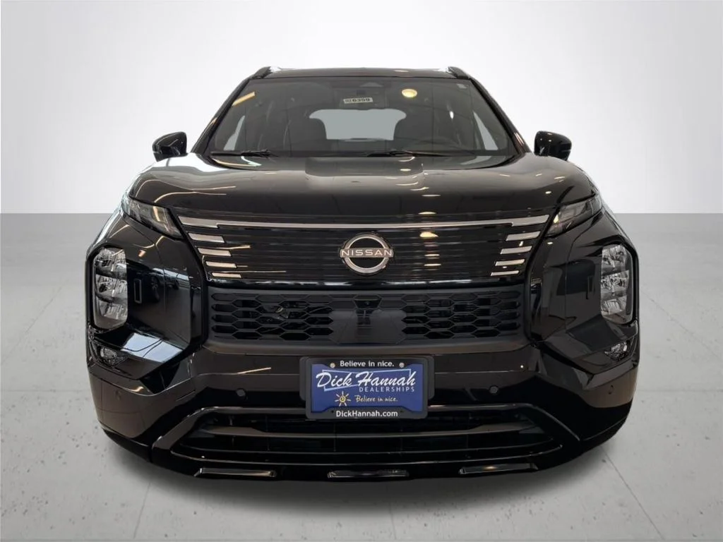 New 2026 Black Nissan Platinum image 3