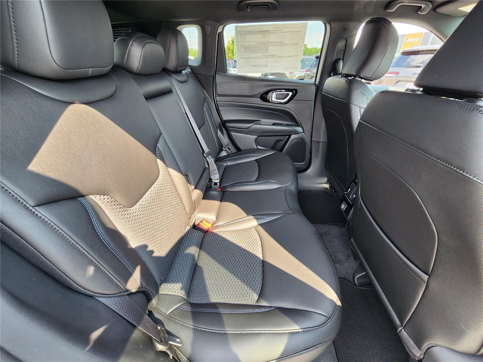 New 2026 Bright White Clearcoat Jeep Latitude Altitude image 8