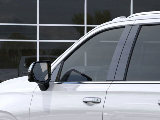 2025 Chevrolet Suburban Premier - Photo 12