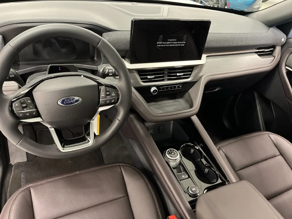 New 2026 Star White Metallic Tri-Coat Ford Platinum™ image 12