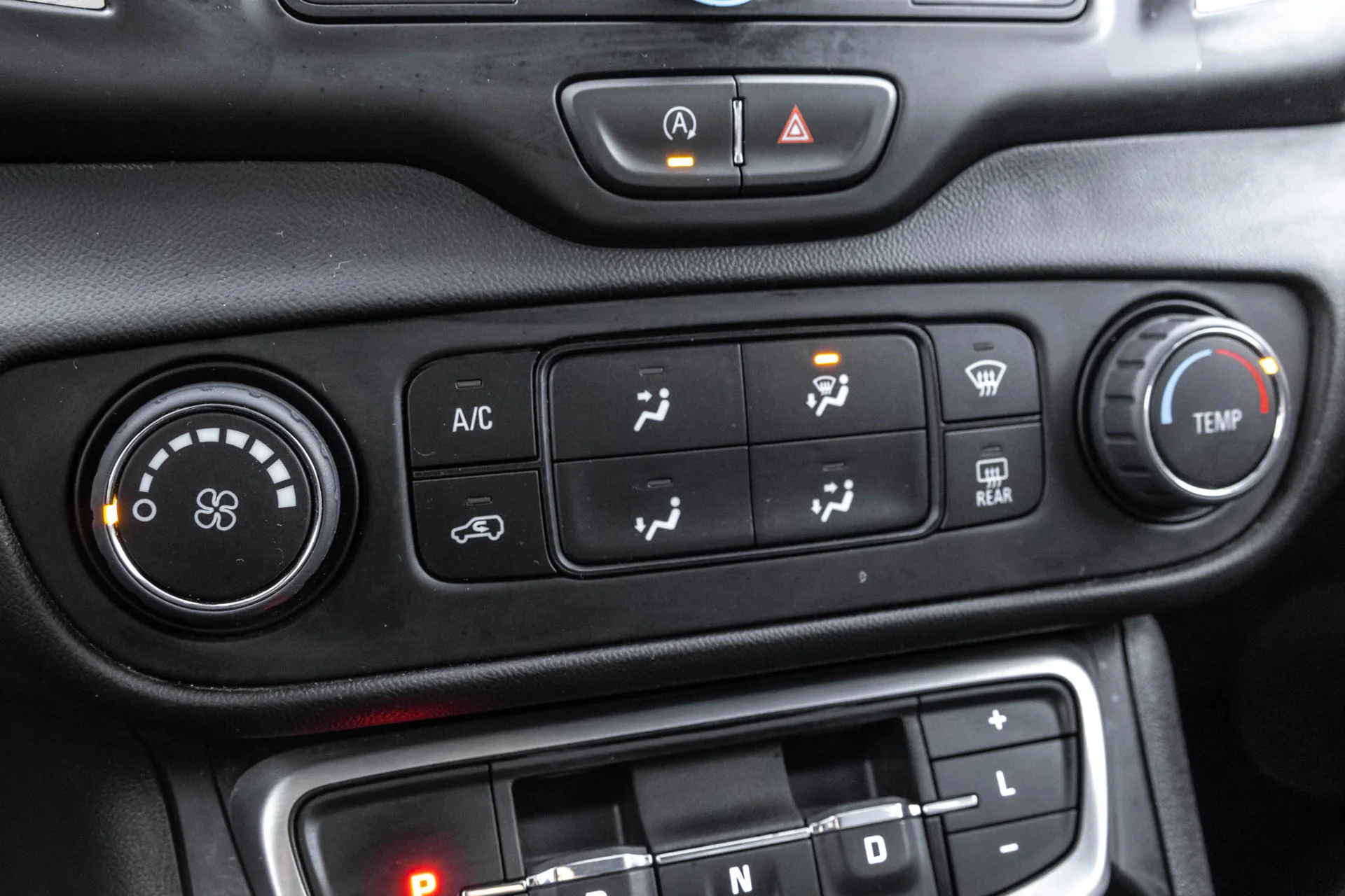 Used 2024 Ebony Twilight Metallic GMC SLE image 29